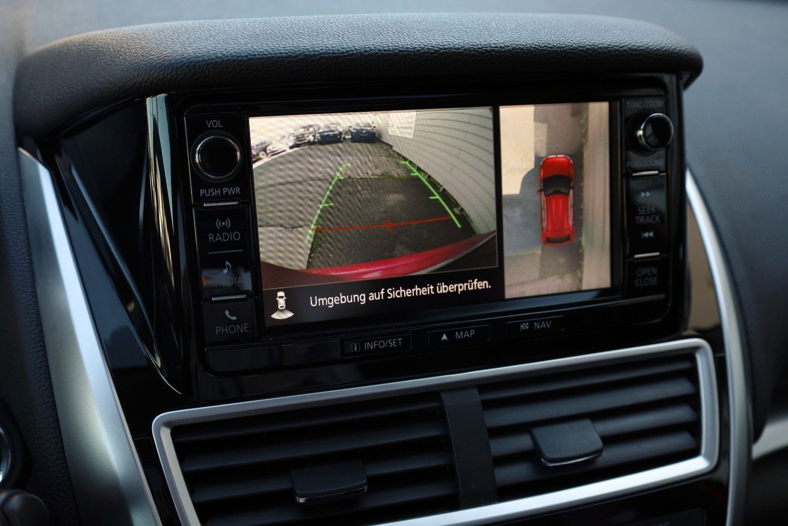 Fahrzeugabbildung Mitsubishi Eclipse Cross Top 2WD Leder,Navi,LED,HUD,Panoram