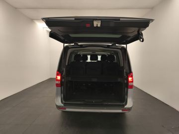 Mercedes V 220 - 10
