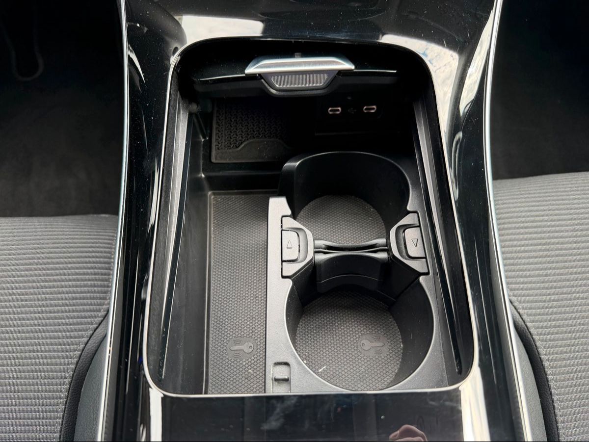 Fahrzeugabbildung Mercedes-Benz C 180 T Avantgarde AHK+TOTW+R-Kamera+DAB