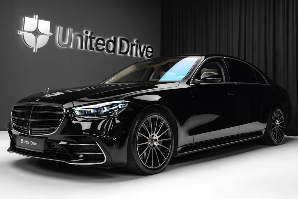 Image of Mercedes-Benz S 500