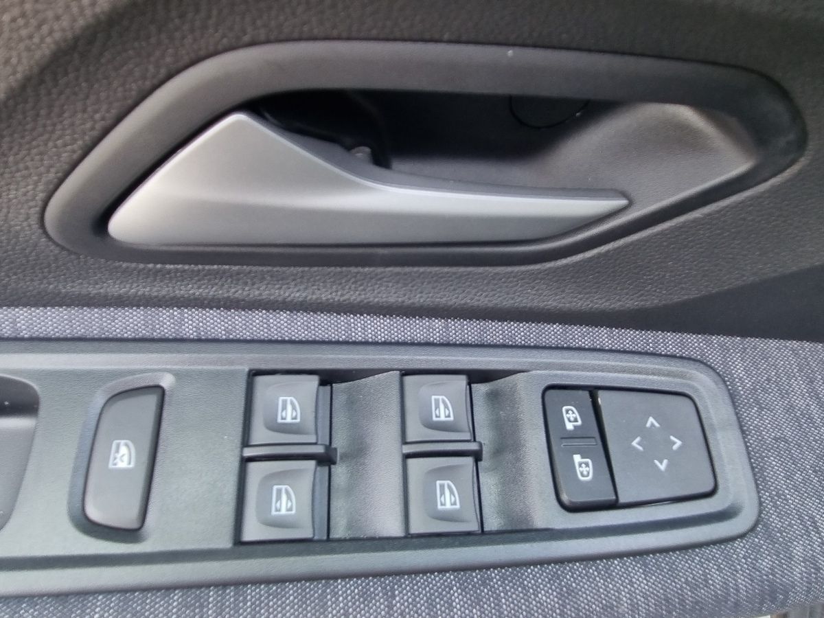 Fahrzeugabbildung Dacia Sandero Journey TCe 100