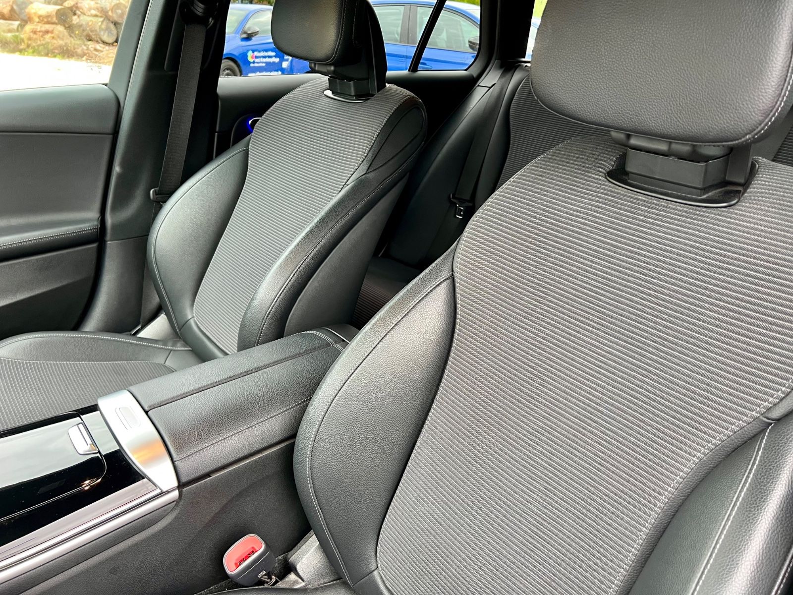 MERCEDES-BENZ C 200 C200 d AVANTGARDE AAC SHZ AHK NAVI KAMERA