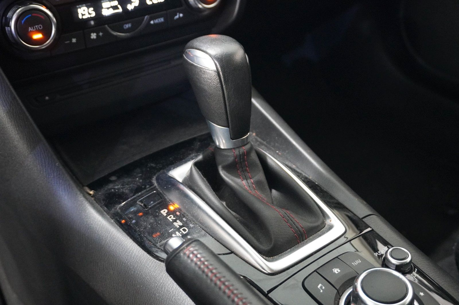 Fahrzeugabbildung Mazda 3 Lim. 2.0 SKYACTIVE VISION KLIMA/SHZ/PDC/TEMP.