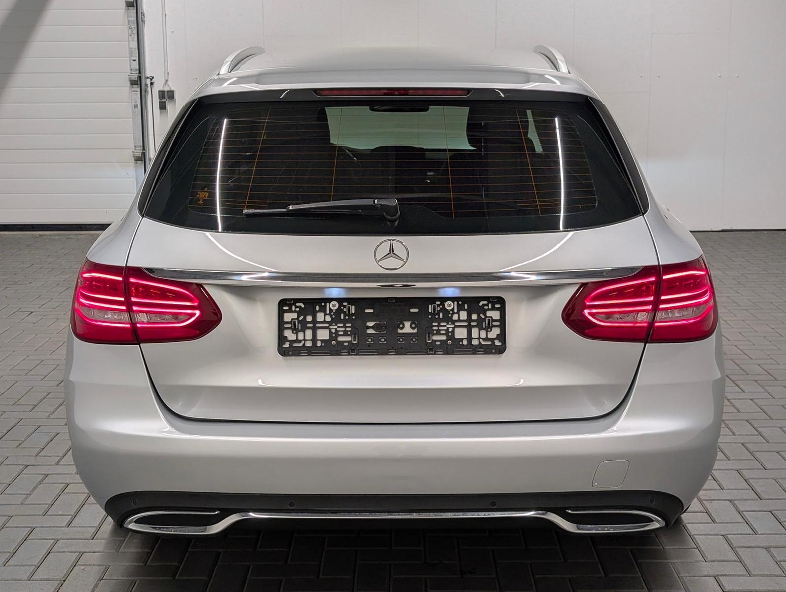 Mercedes-Benz C 180 Avantgarde LED/Navi/SHZ/el.HK/PDC/17-LM
