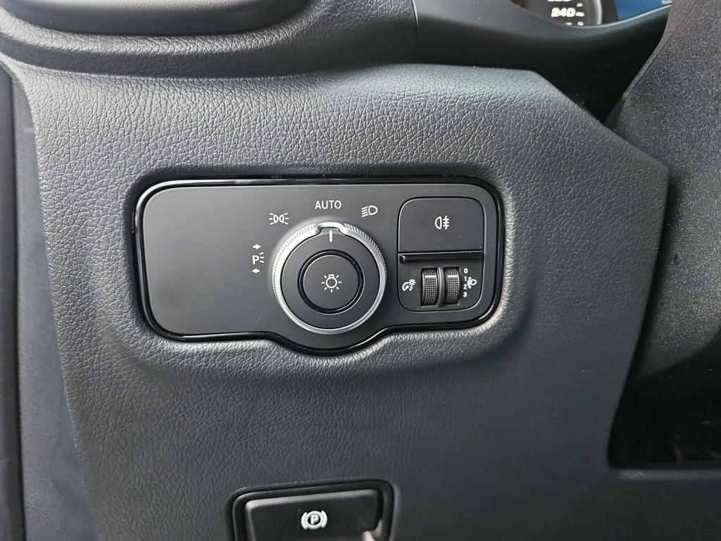 Fahrzeugabbildung Mercedes-Benz Vito 114 CDI Kasten Lang TEMPOMAT