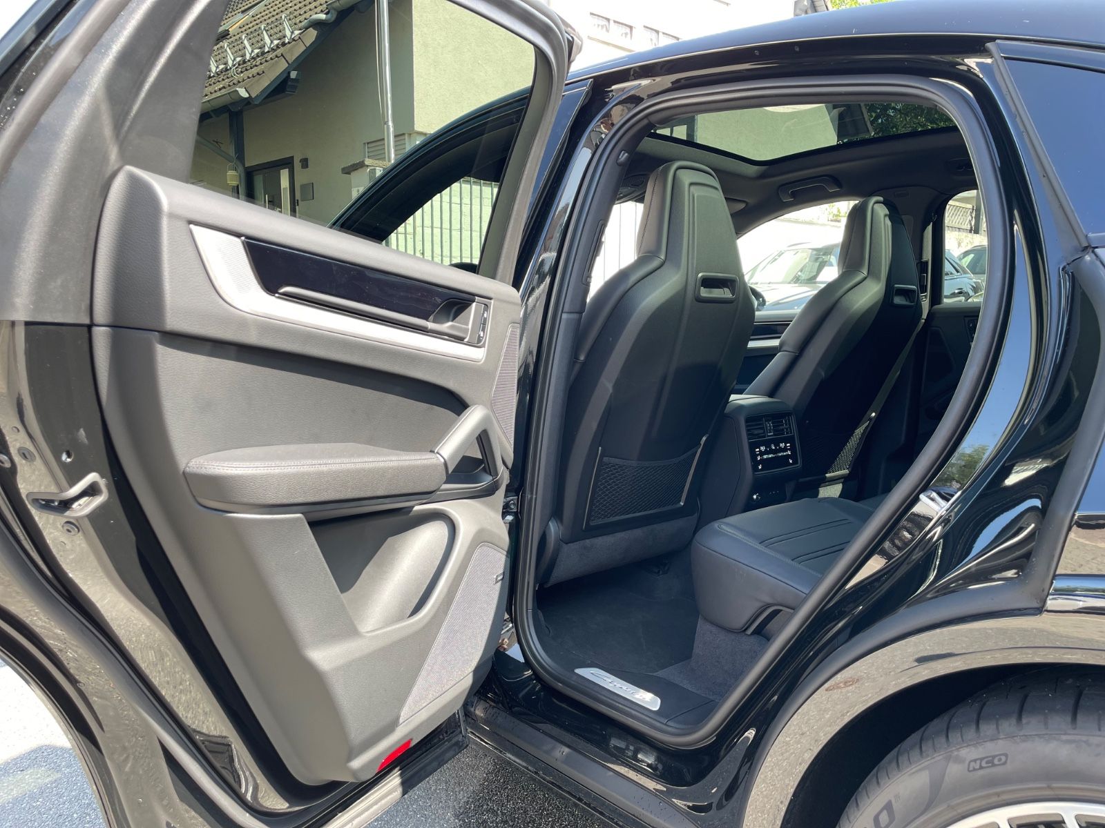 Fahrzeugabbildung Porsche Cayenne V6 Coupé |SportDesign|HUD|ACC|3.Display|