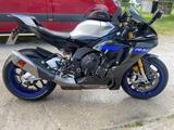Yamaha R1 M