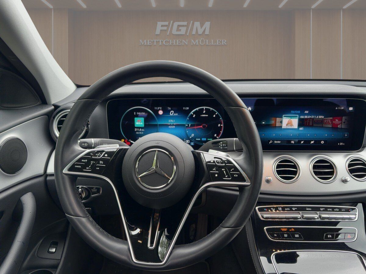 Mercedes-Benz E 220d Limousine Avantgarde/LED/Navi/SHD/Kamera/ foto 9