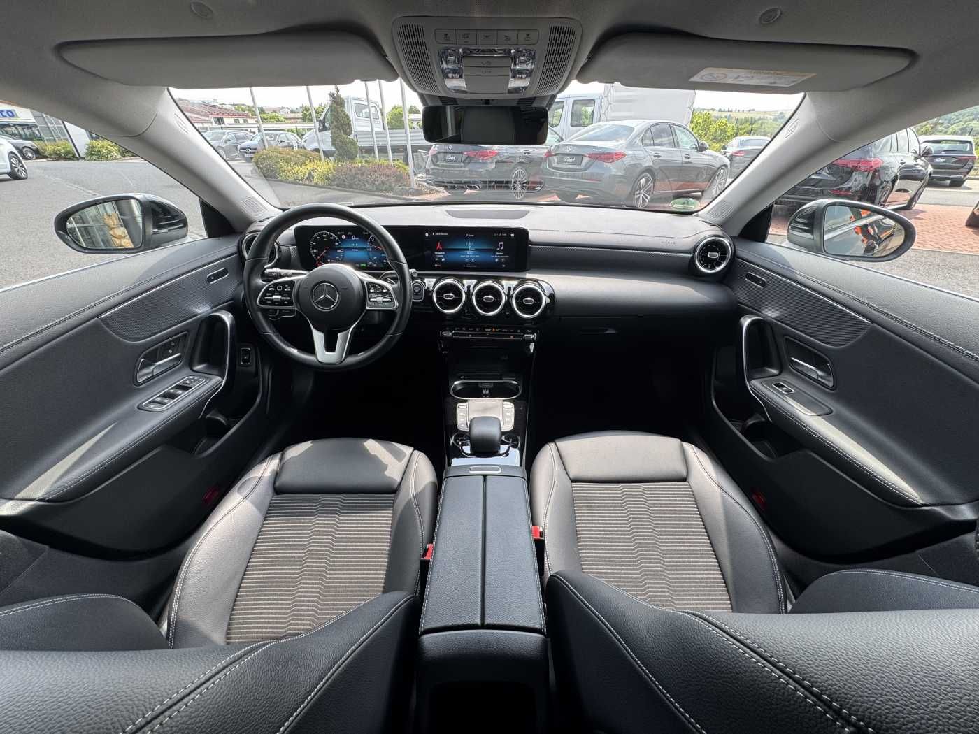 Fahrzeugabbildung Mercedes-Benz CLA 250e Shooting Brake DistrPlus+RFK+Augment+LE