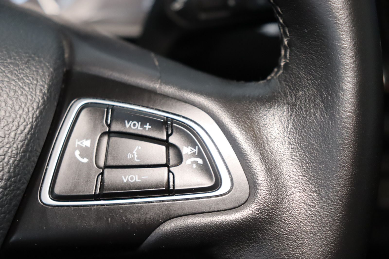 Fahrzeugabbildung Ford EcoSport * Navi * RFK * Lenkradhzg. ST-Line