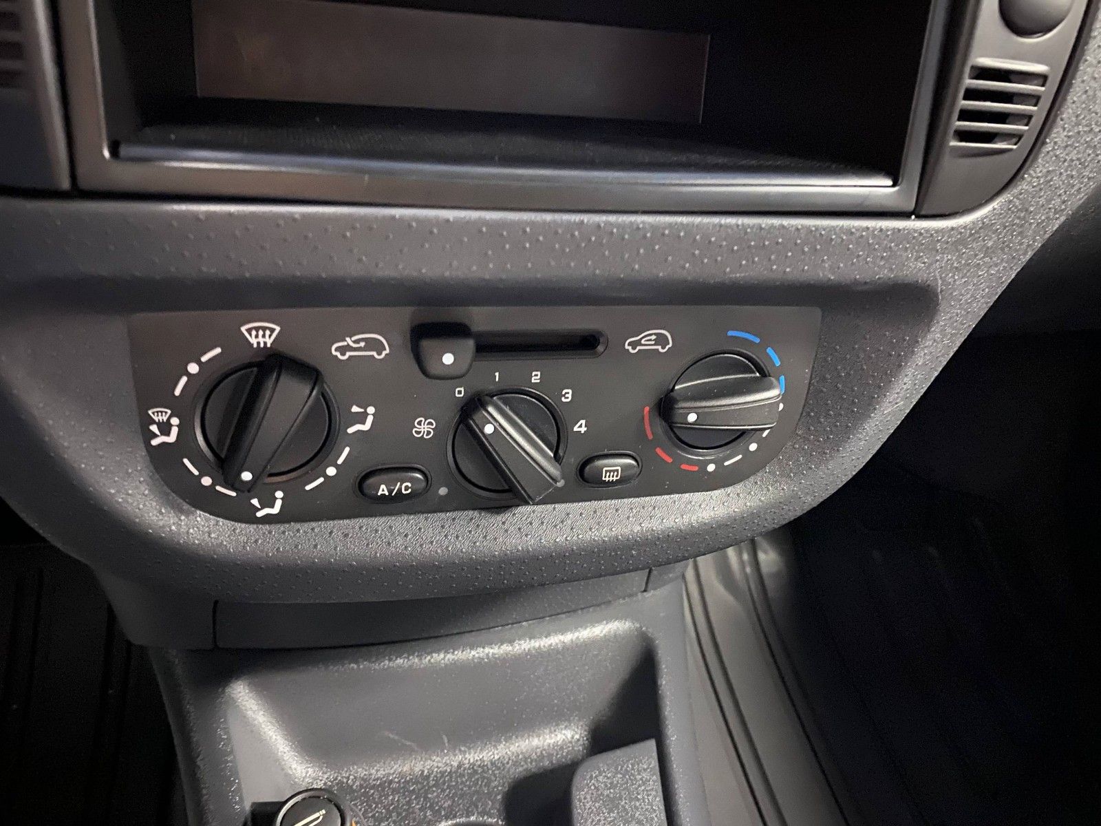 Fahrzeugabbildung Citroën C3 1.4 Confort+ALLWETTER+KLIMA+HU/AU NEU+2.HAND+