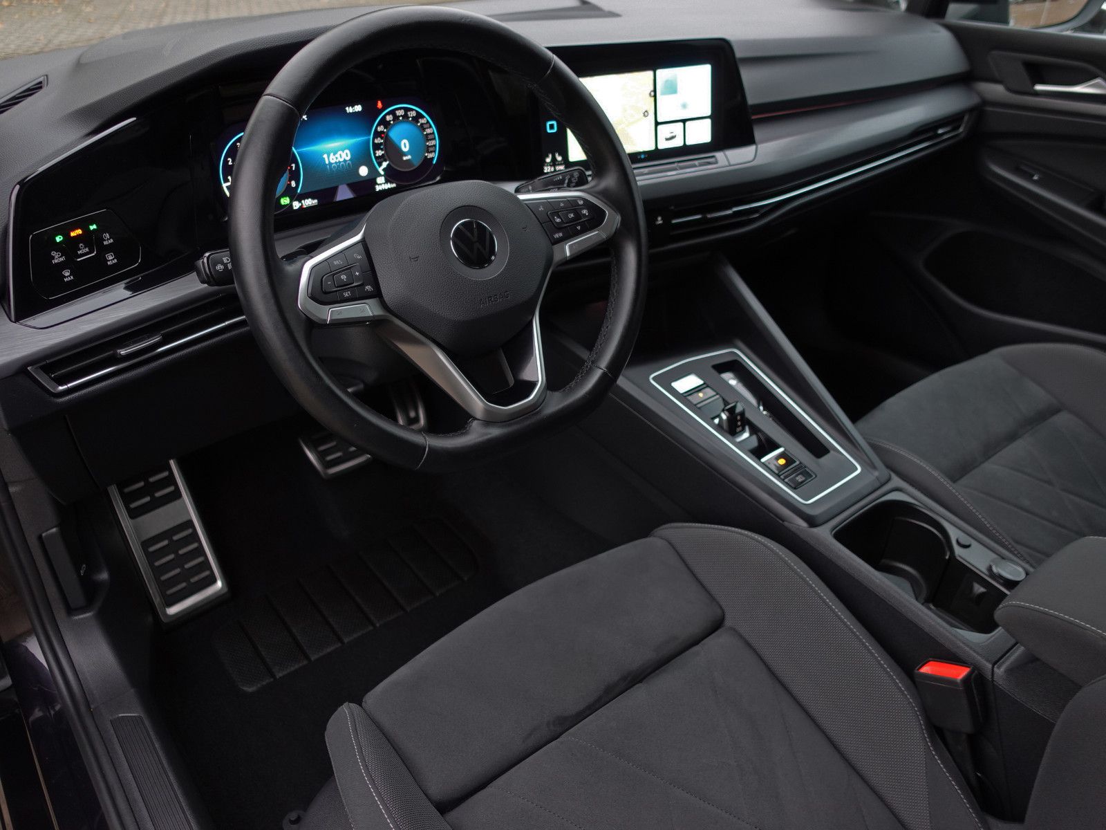 Fahrzeugabbildung Volkswagen Golf 2.0 TSI DSG 4MOTION Style IQ.Light Assist.