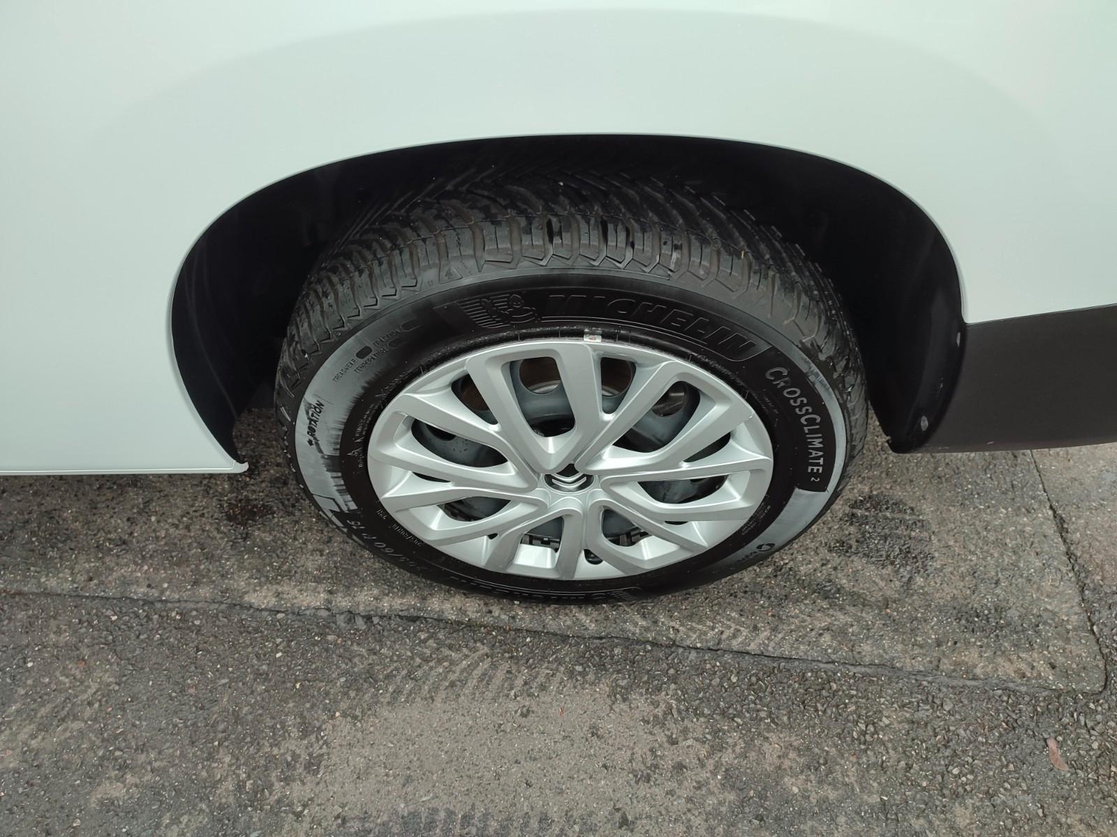 Citroën Berlingo PureTech 130 XL EAT8 Klimaaut/PDC+Cam