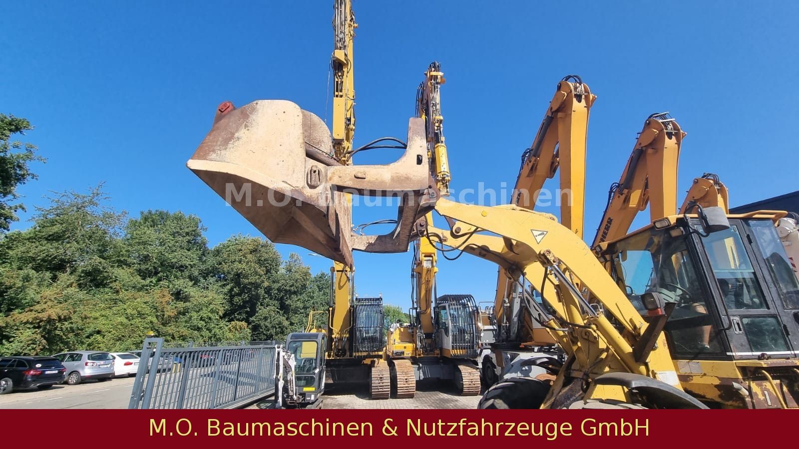 Fahrzeugabbildung CAT 928 G / Hochkippschaufel / SW /