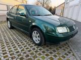Volkswagen Vw Bora 1,6 / Klima / 2Jahre TÜV/ 130TKM/ - Volkswagen Bora: V6