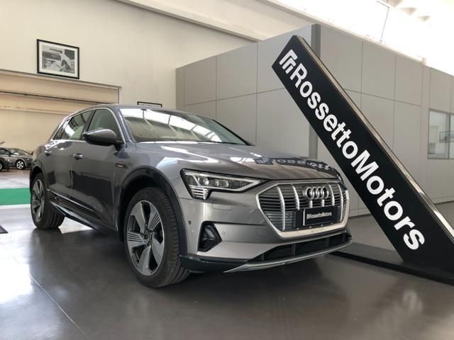 Audi AUDI e-tron quattro