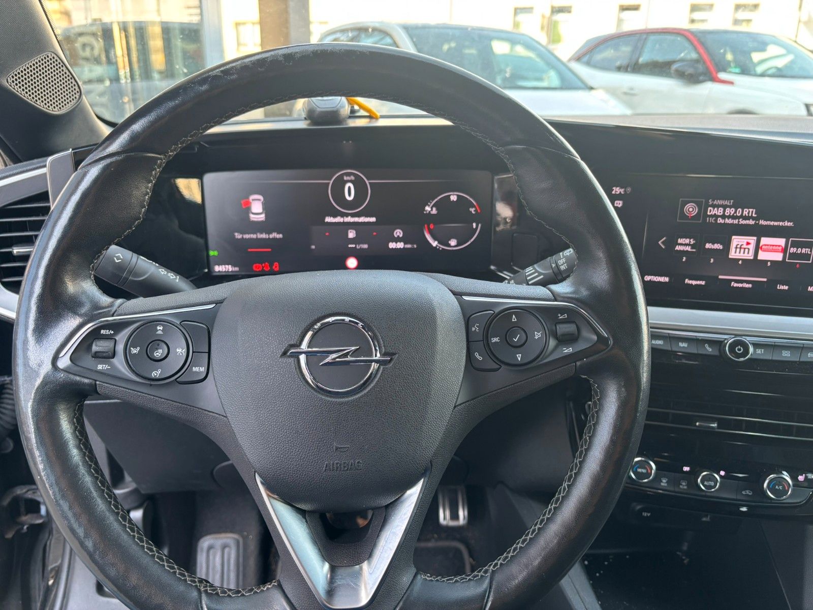Fahrzeugabbildung Opel Mokka 1.2 Ultimate AHK/NAVI/SHZ/KAMERA/ACC/18"AL