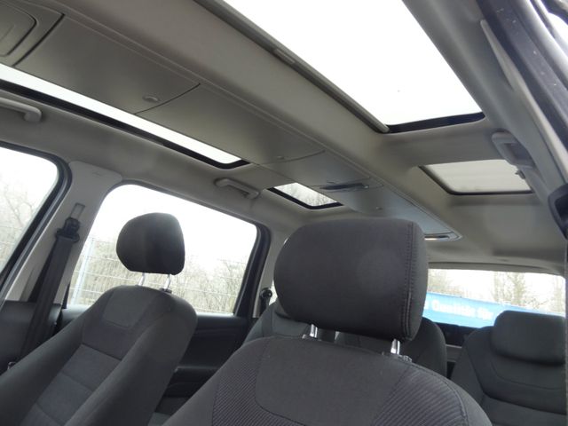 Fahrzeugabbildung Ford Galaxy Titanium/1.Hand/7-Sitzer/AHK/PDC/Panorama