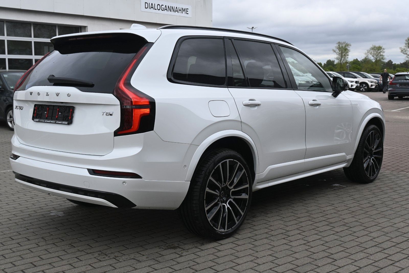 Fahrzeugabbildung Volvo XC90 T8 AWD Ultra Dark*STDHZG*360°*LUFT*B&W*ACC
