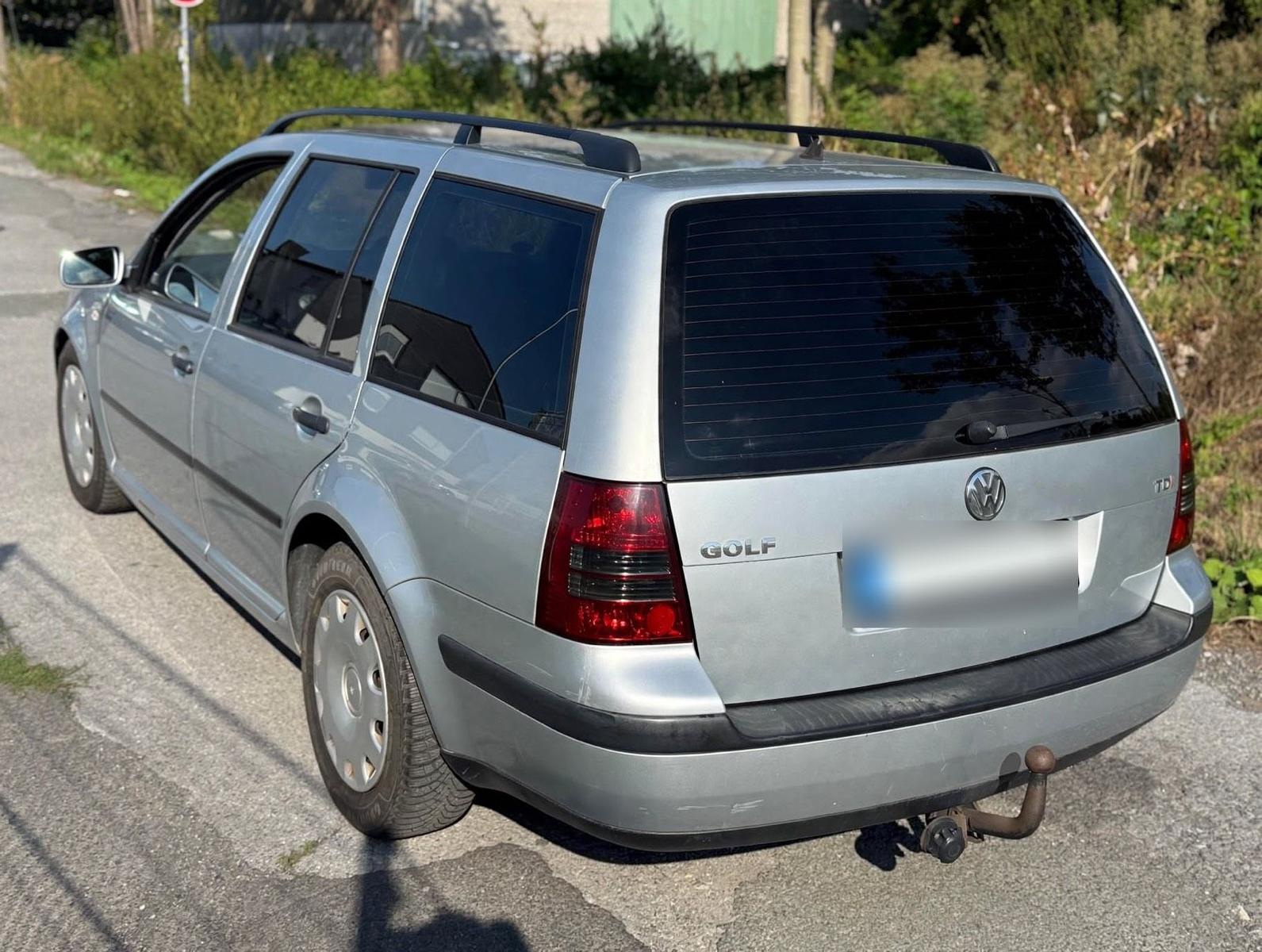 Volkswagen Golf 2005 — interior