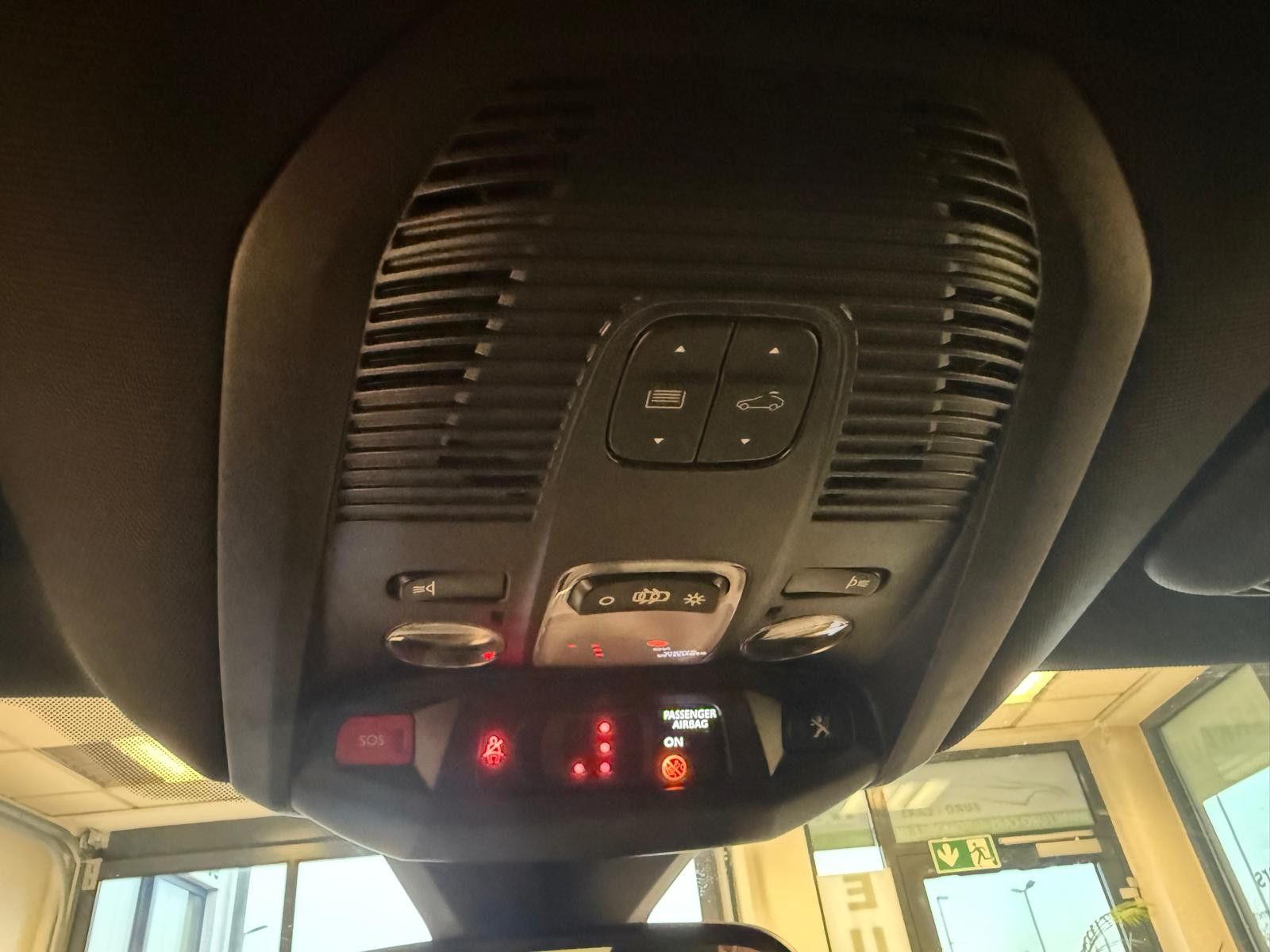 Fahrzeugabbildung Peugeot 3008 Allure  GT /SCHECKHEFT/ LED/AHK/ PANORAMA