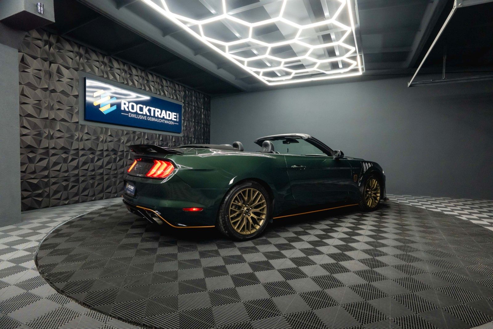 Fahrzeugabbildung Ford Mustang Cabrio DARK HORSE RockTrade Edition 19%