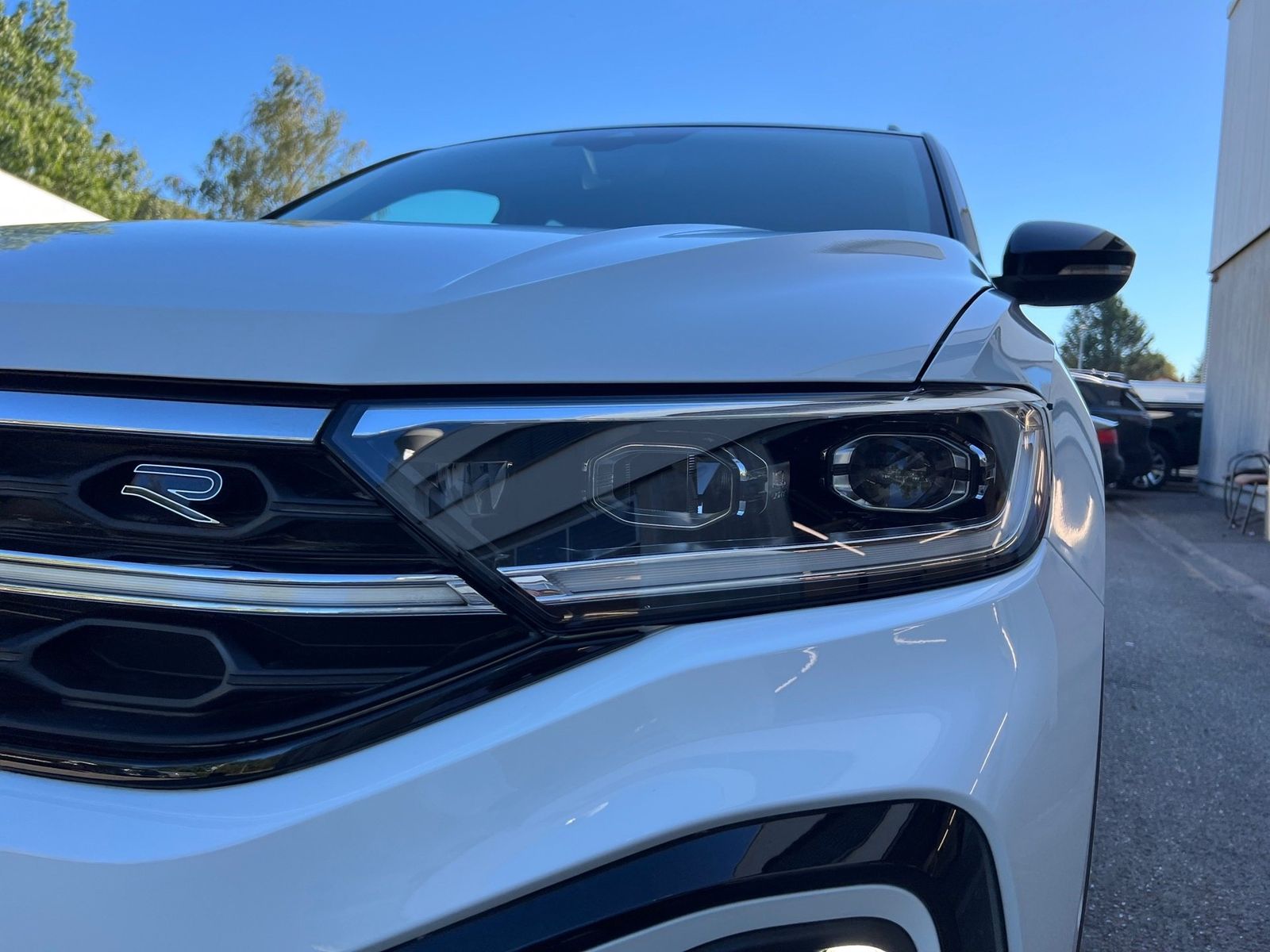 Volkswagen T-Roc 1.5 l TSI DSG R-Line AHK Navi LED PDC foto 4