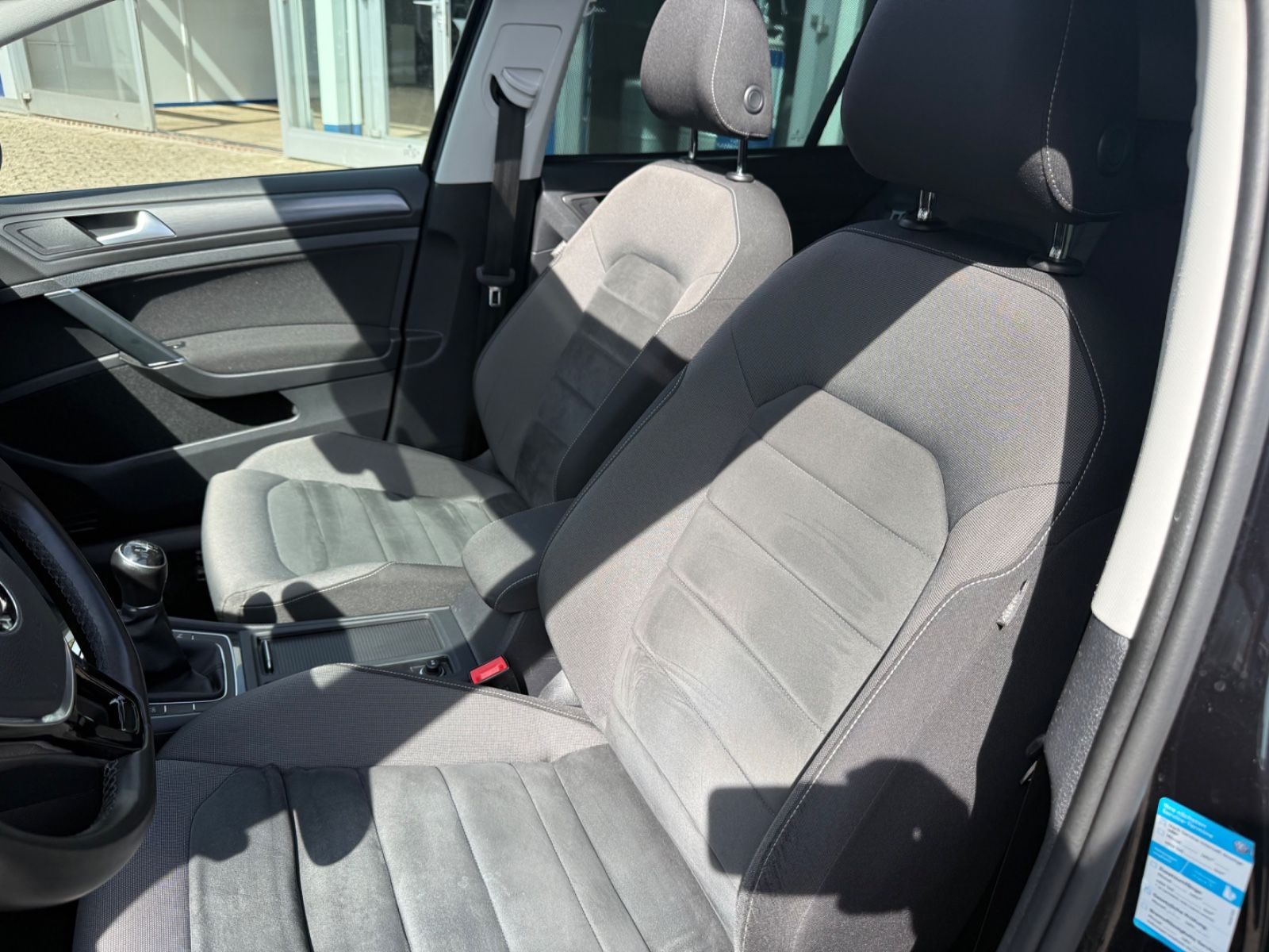 Fahrzeugabbildung Volkswagen Golf 1.5 Comfortline AHK/ACC/Pano/Navi/LED/Kamer