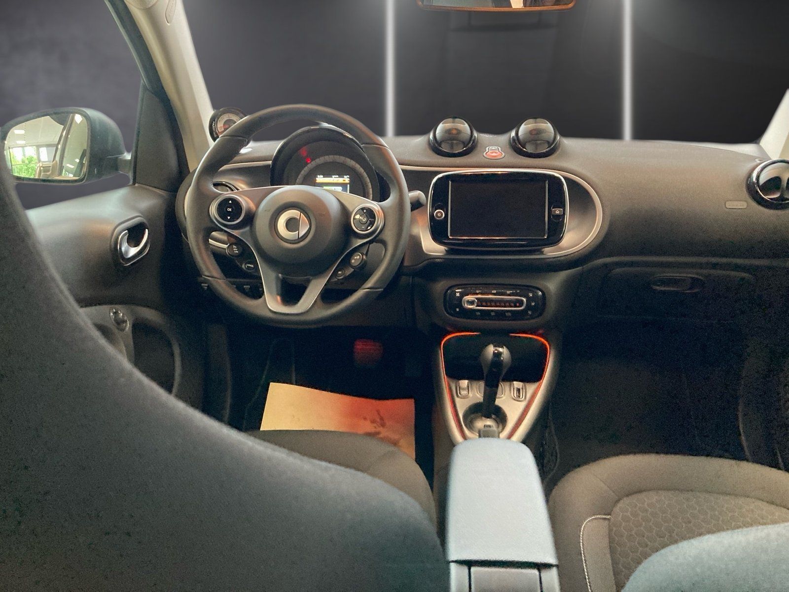 Fahrzeugabbildung Smart smart EQ fortwo Exclusive*Pano*LED*Kamera*22kW*