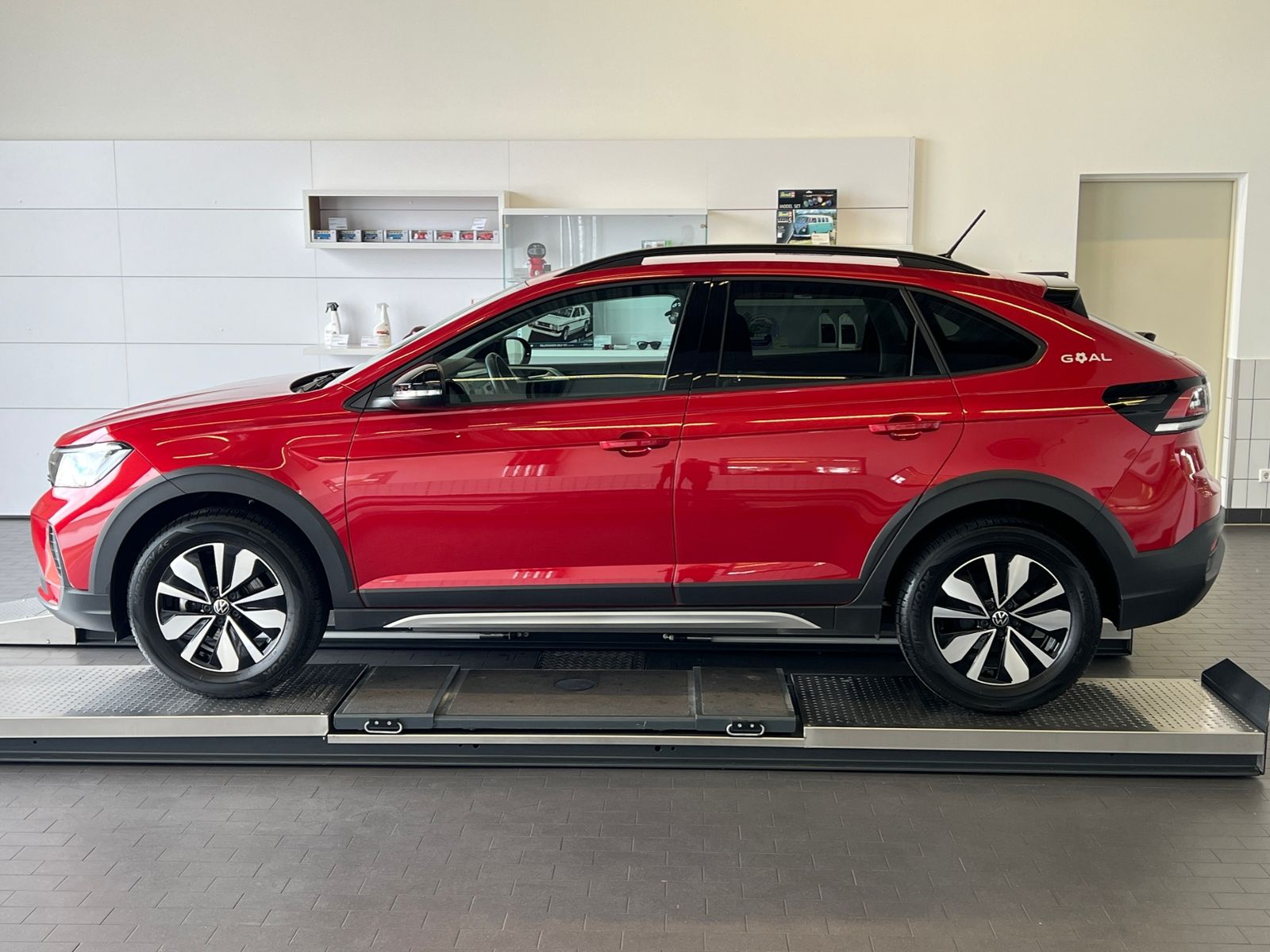 Fahrzeugabbildung Volkswagen Taigo Goal 1,0 l TSI *AHK,LED,ACC,R2D,Kamera,16'