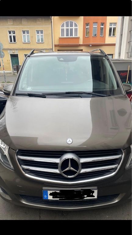 Image of Mercedes-Benz V 220