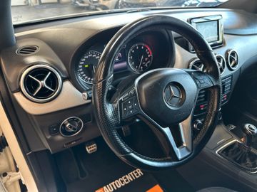 Mercedes-Benz B 180 *KLIMA*SZHZ*LEDER*NAV*PDC*SPUR*TOTWINKEL