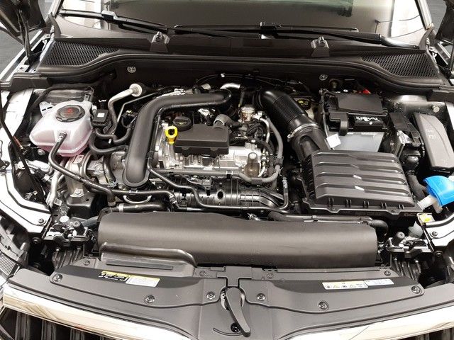 Fahrzeugabbildung Skoda Kamiq Selection 1.0TSI DSG SitzHz LenkHz LED