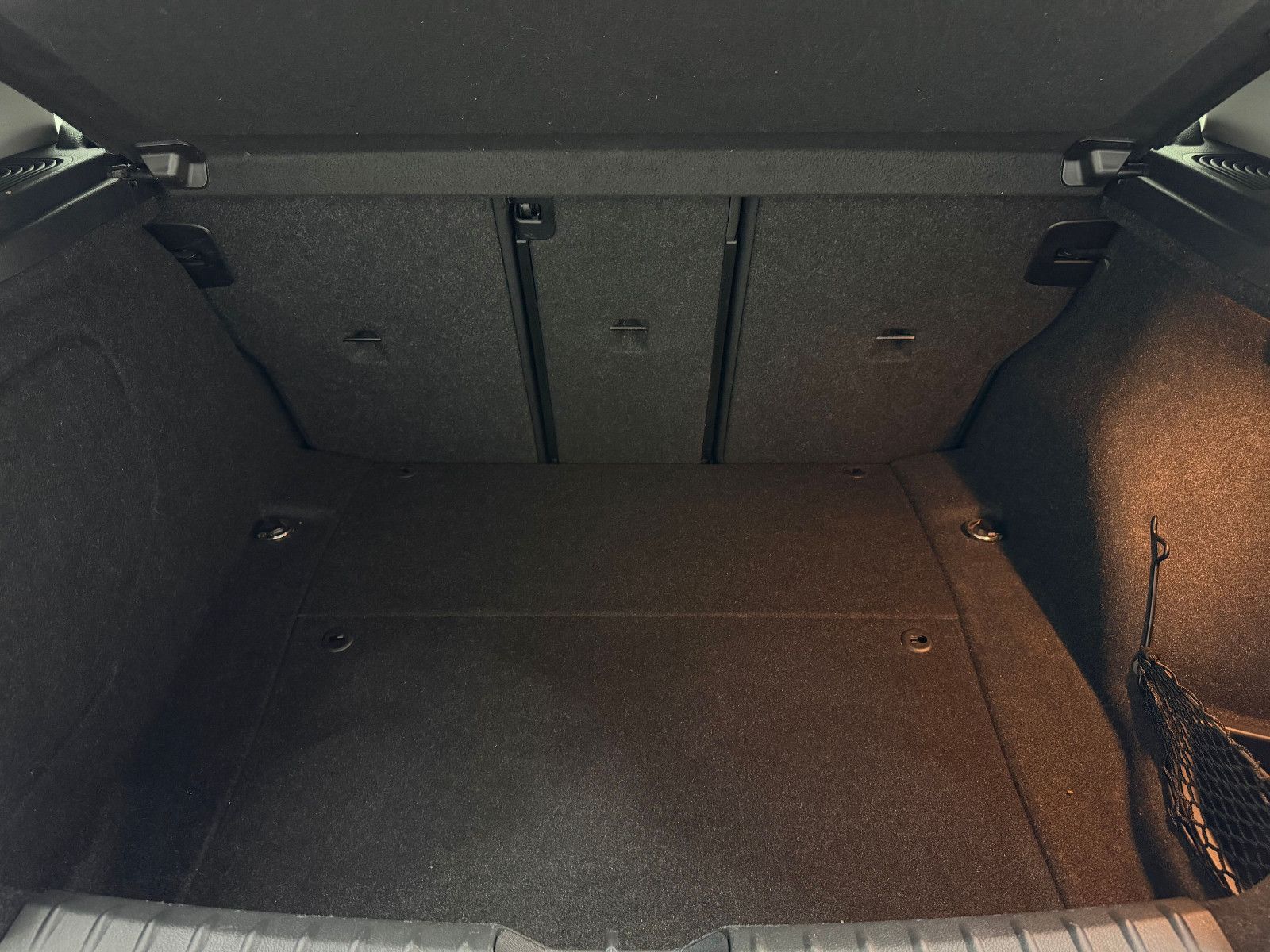 Fahrzeugabbildung BMW 118 i Aut. Advantage/NAVI BUSINESS/KLIMAAUT./LED