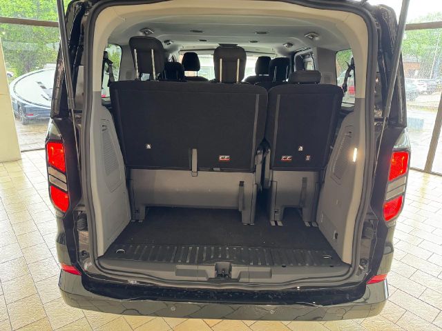 Ford Tourneo Custom 320 L1 Titanium FWD
