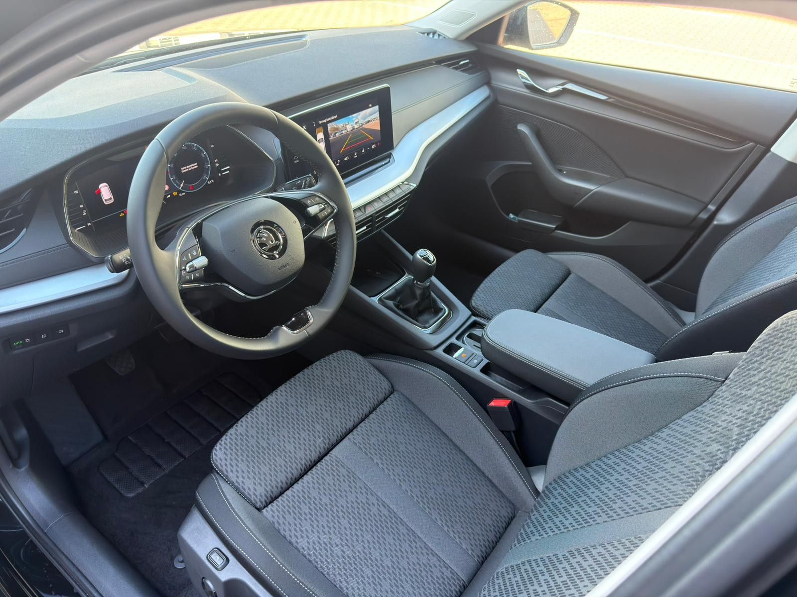 Fahrzeugabbildung SKODA Octavia Combi 2.0 TDI CLEVER *NAVI*ACC*KESSY*BT*