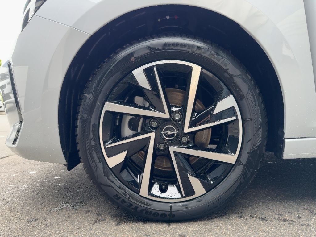 Fahrzeugabbildung Opel Corsa GS ALLWETTER  WINTERPAKET