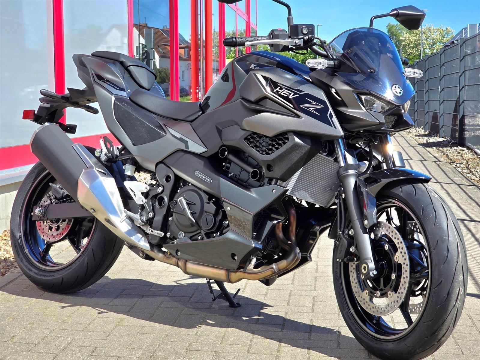 Kawasaki Z7 Hybrid die Neuheit mit E-Boost zum Mega