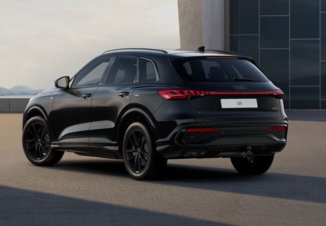 Q5 TDI quattro 299 PS S line Matrix/AHK/Optik