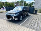 Mitsubishi Outlander 2.4 MIVEC PLUG-IN HYBRID 4WD Top 