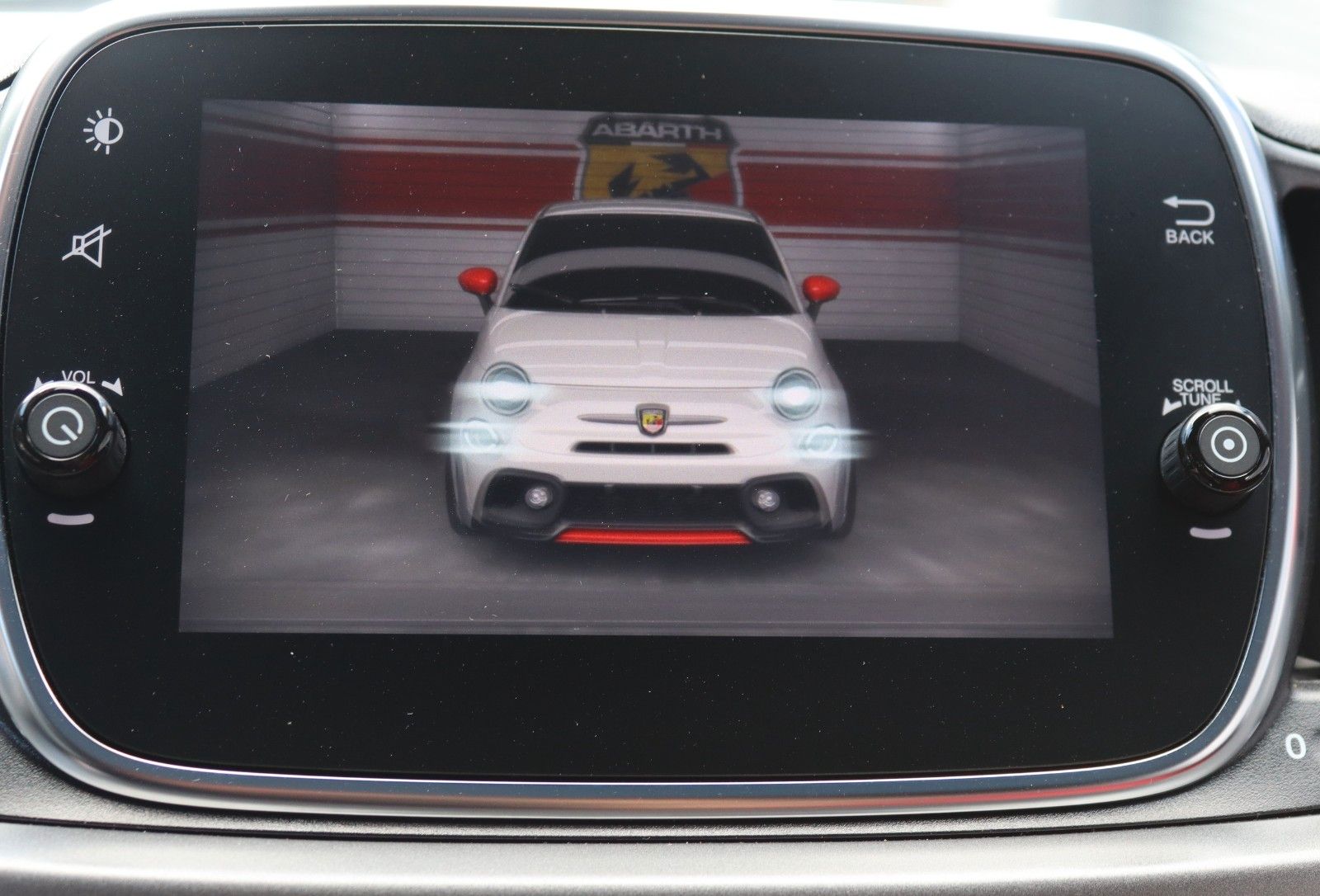 Fahrzeugabbildung Abarth 595 TURISMO LEDER PANO NAVI BEATS XENON PDC  1Hd