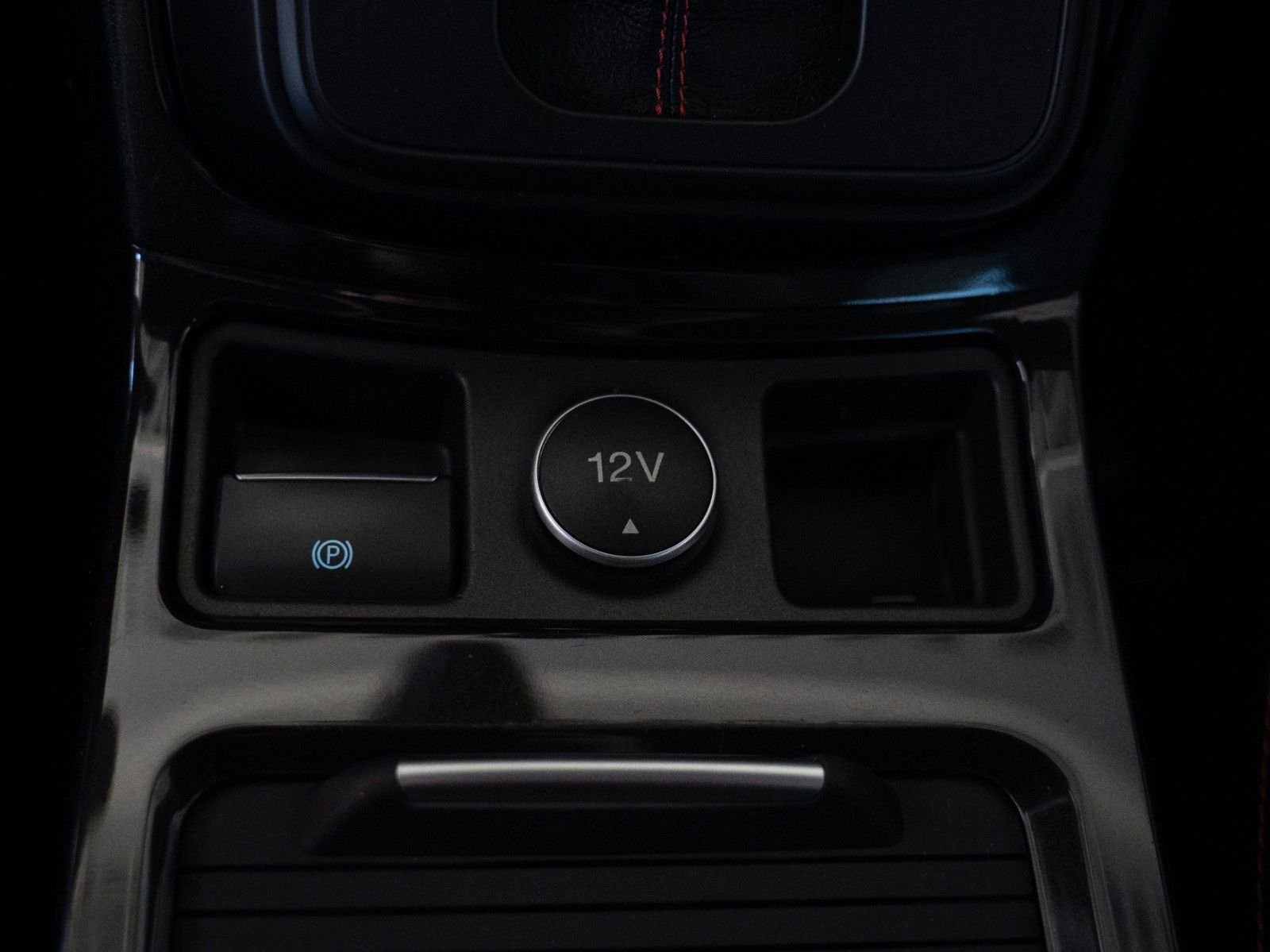 Fahrzeugabbildung Ford Kuga ST-Line AUTOM./ALLRAD/WINTER-P./NAVI