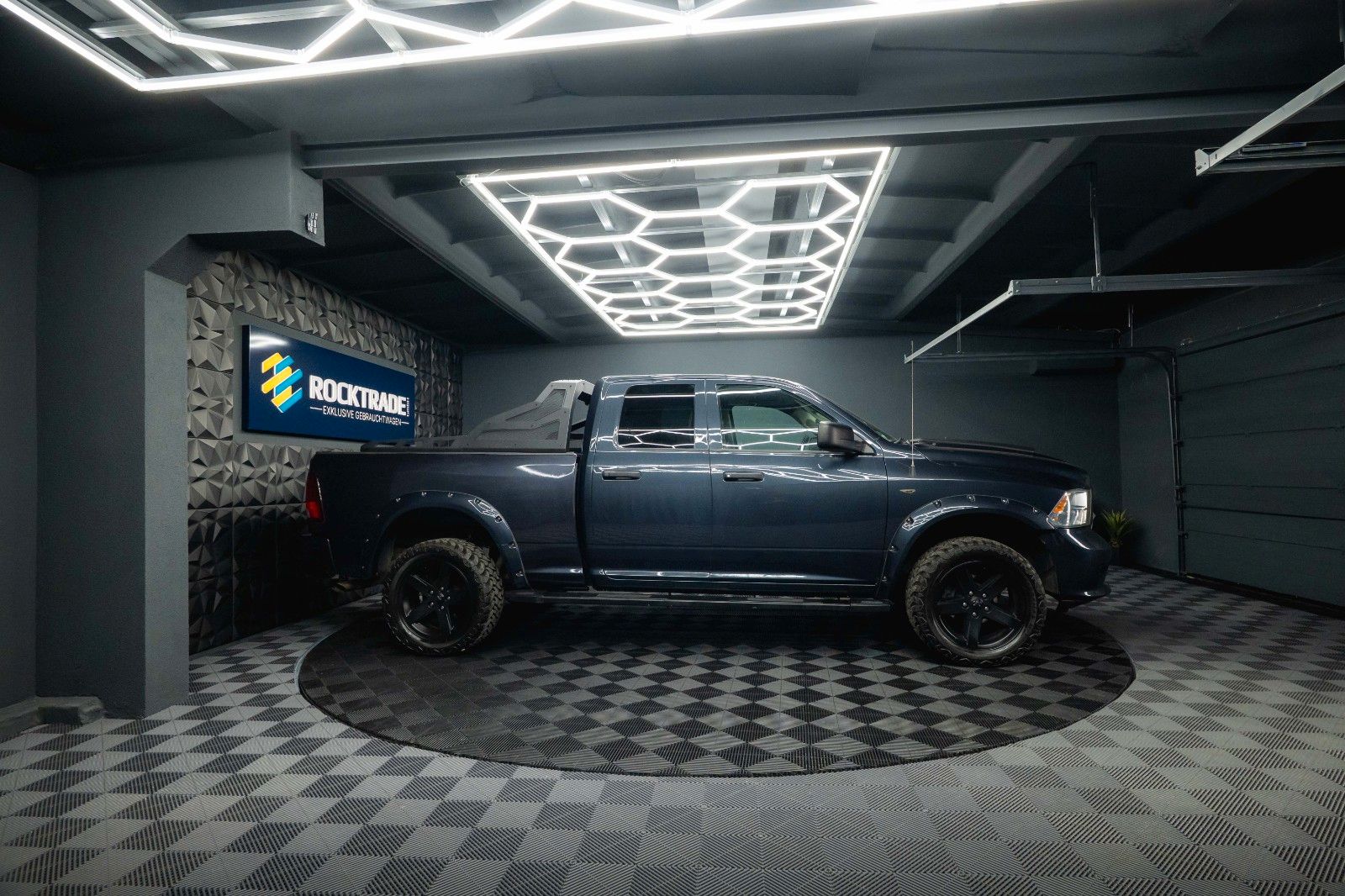 Fahrzeugabbildung Dodge RAM 3.6 V6 4x4  LONGBED Offroad *LPG*6 Sitze*