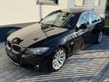BMW 325i AUTOMATIK/S.DACH/BiXENON/LEDER/PDC/SHZ - BMW 325 mit Benzin-Antrieb: Limousine