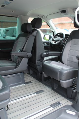 Volkswagen T6.1 Multivan Generation SIX 150PS DSG AHK Stand