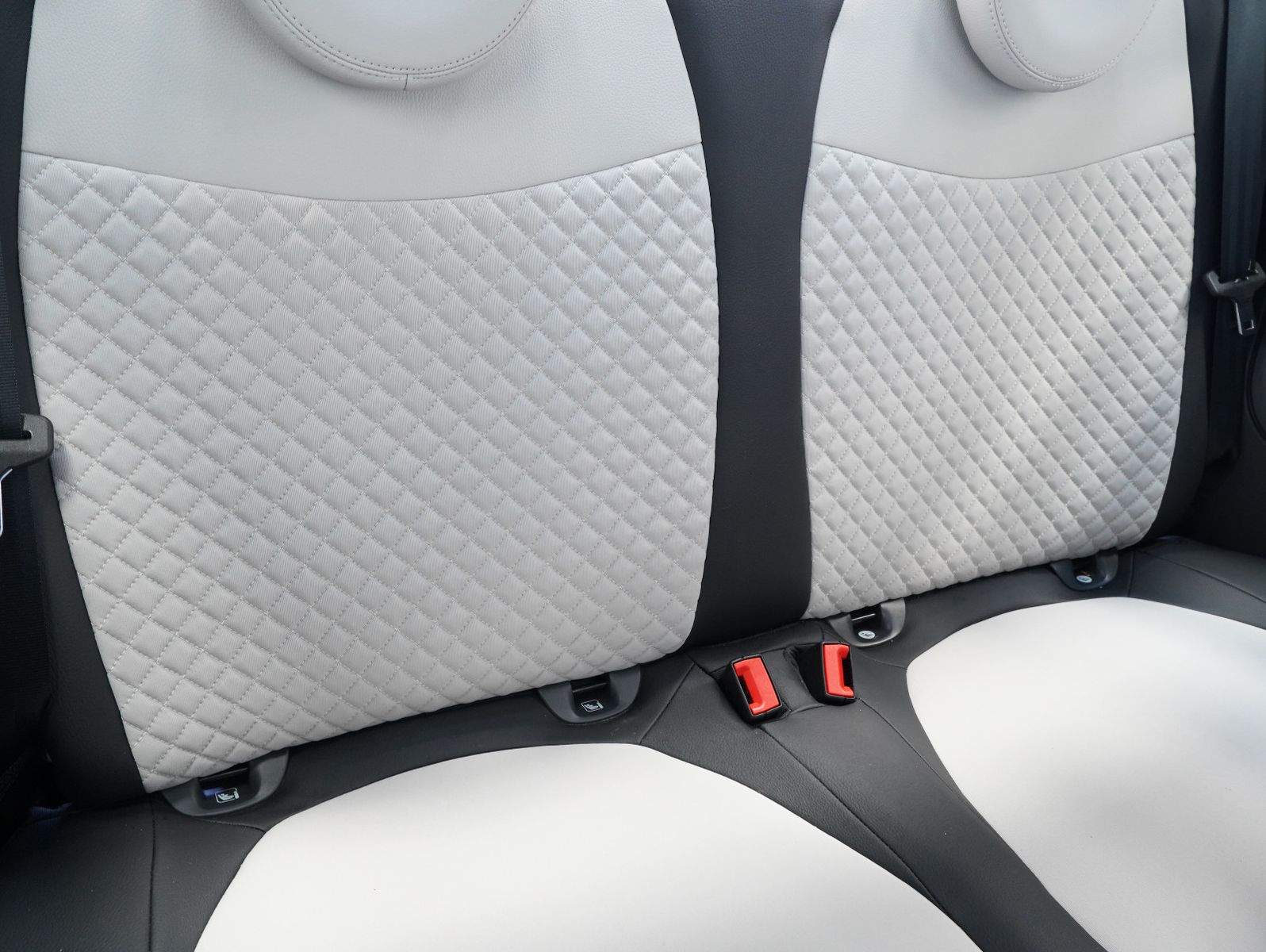 Fahrzeugabbildung Fiat 500 1.0 Mild Hybrid Dolcevita PANORAMA