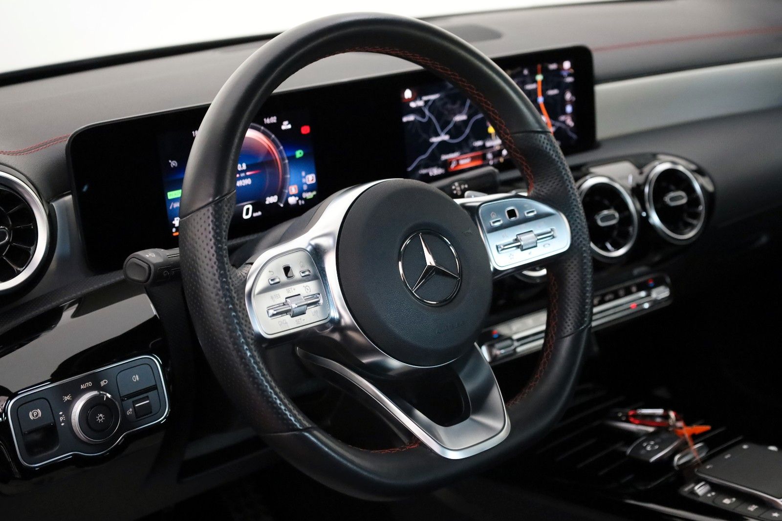 Fahrzeugabbildung Mercedes-Benz CLA 250 e, AMG-line,T.Leder,Navi,LED,CarPlay,AHK