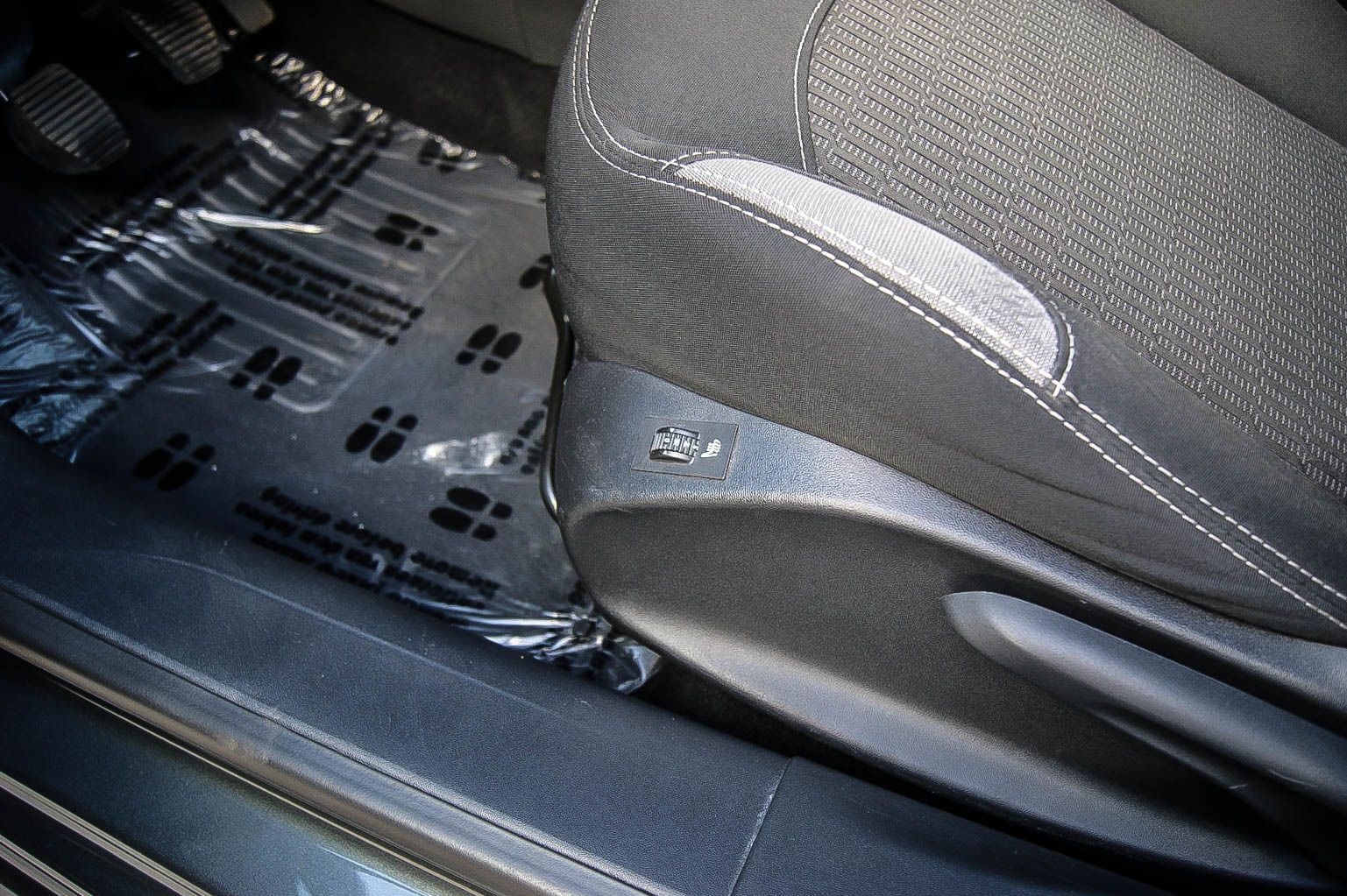 Fahrzeugabbildung Peugeot 208 1.2 Activ NAVI, PDC, SITZHG,ZAHNRIEMEN NEU