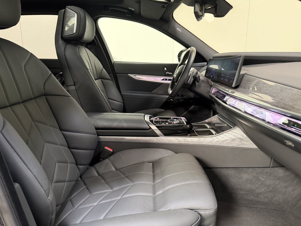BMW 750 xDrive e Hybrid - Executive Lounge - Soh 94% imagem 2