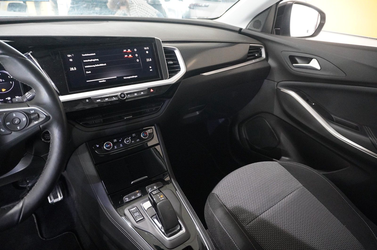 Fahrzeugabbildung Opel Grandland (X) GS LINE 4HYBRID NAVI/KAMERA/AHK